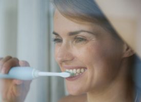 Brosse à dents électrique : 3 critères pour choisir