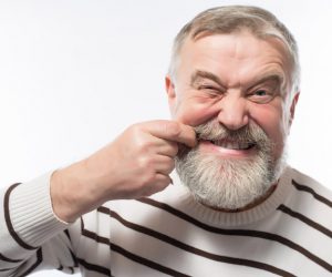 Seniors, vos dents réclament de l’attention